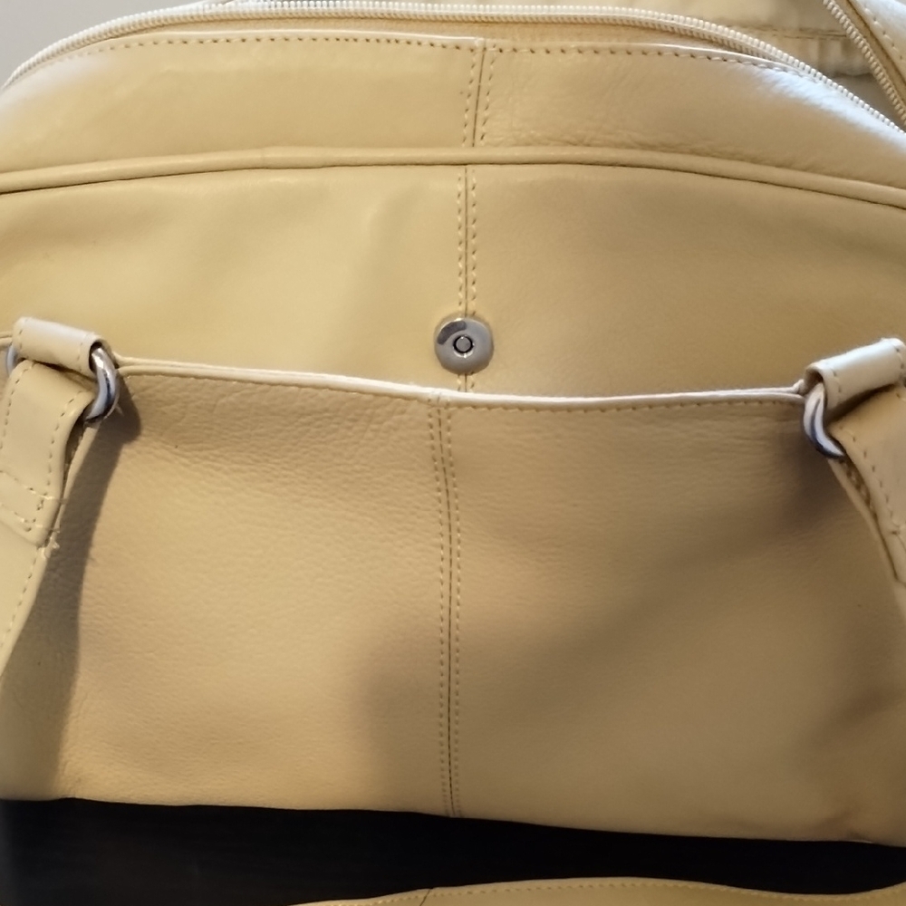 Chic Beige Leather Shoulder Bag - Picture 15 of 16